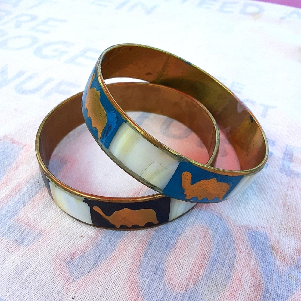 Set of 2 vintage brass elephant bangle bracelets with MOP inlay